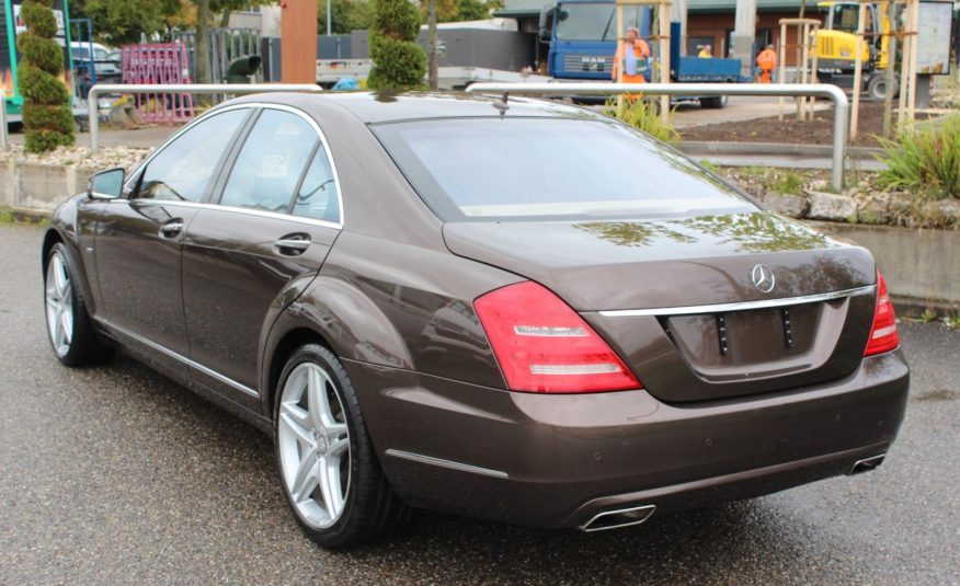 Mercedes-Benz S 500 AMG V8 435 ch