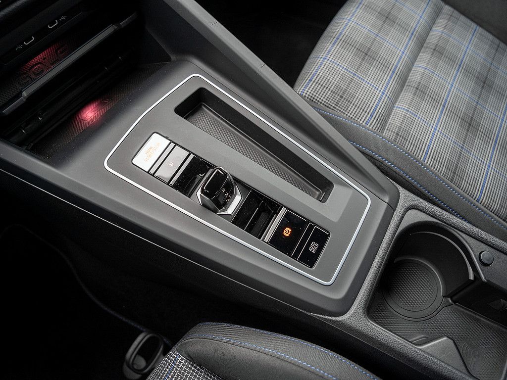 Volkswagen Golf VIII GTE 245 ch