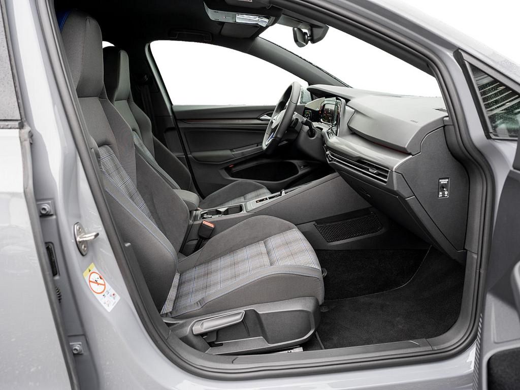Volkswagen Golf VIII GTE 245 ch