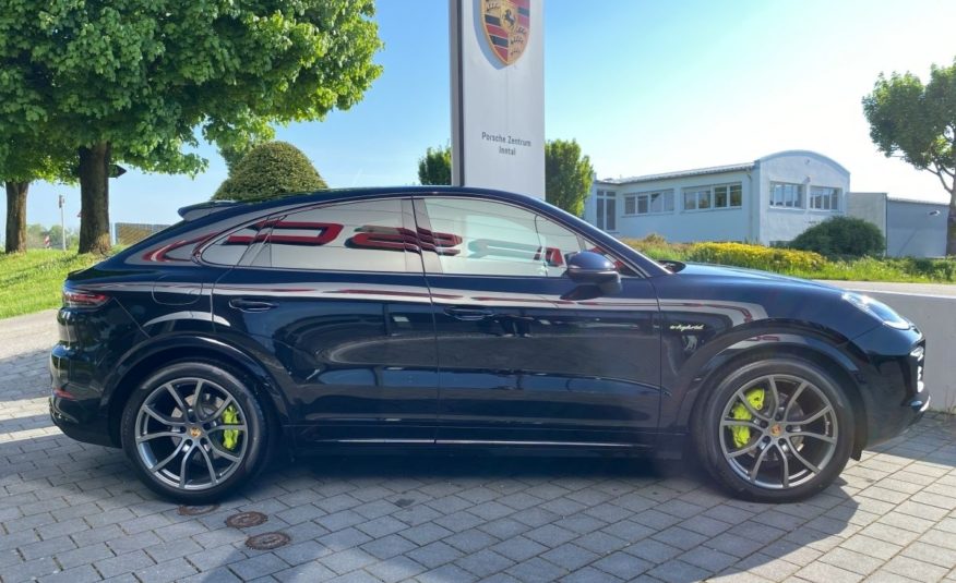 Porsche Cayenne Coupé E-Hybrid 462 ch