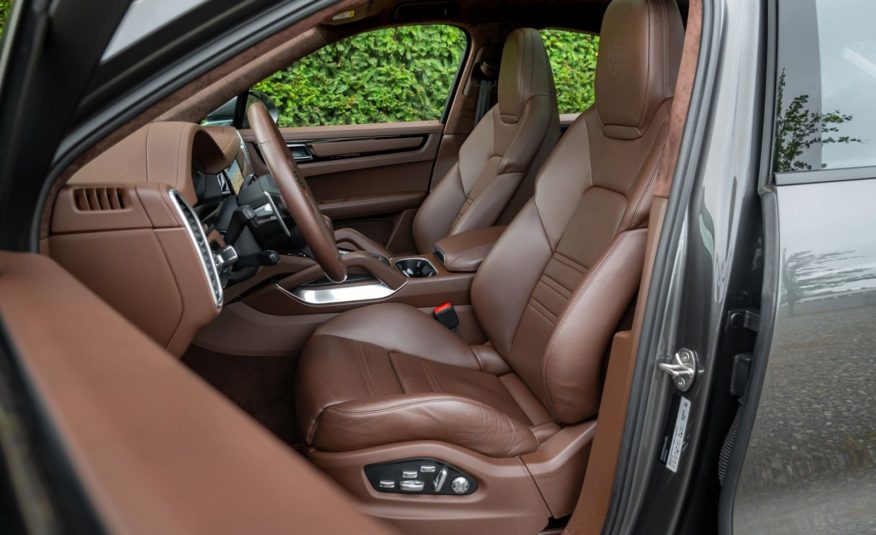 Porsche Cayenne Coupé Turbo S Hybride 680 ch