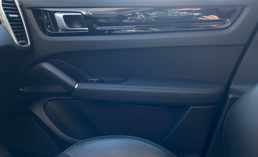 Porsche Cayenne Coupé E-Hybrid 462 ch