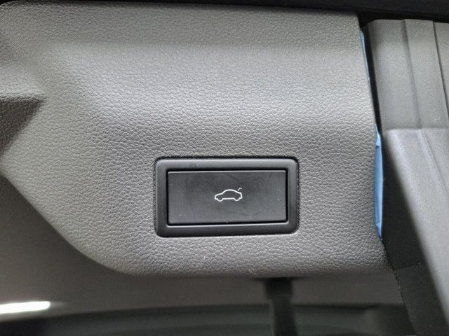 Volkswagen T7 Multivan Life Hybrid NAVI MATRIX