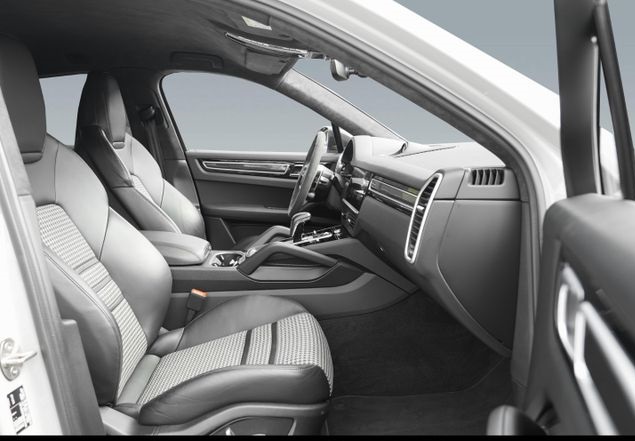 Porsche Cayenne Coupé E-Hybrid 462 ch
