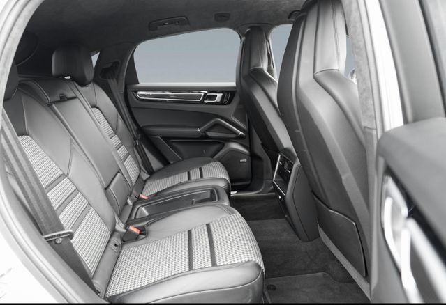 Porsche Cayenne Coupé E-Hybrid 462 ch