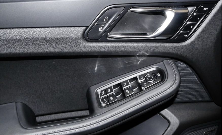 Porsche Macan 245 ch toit pano