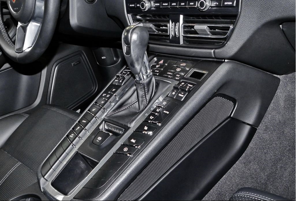 Porsche Macan 245 ch toit pano