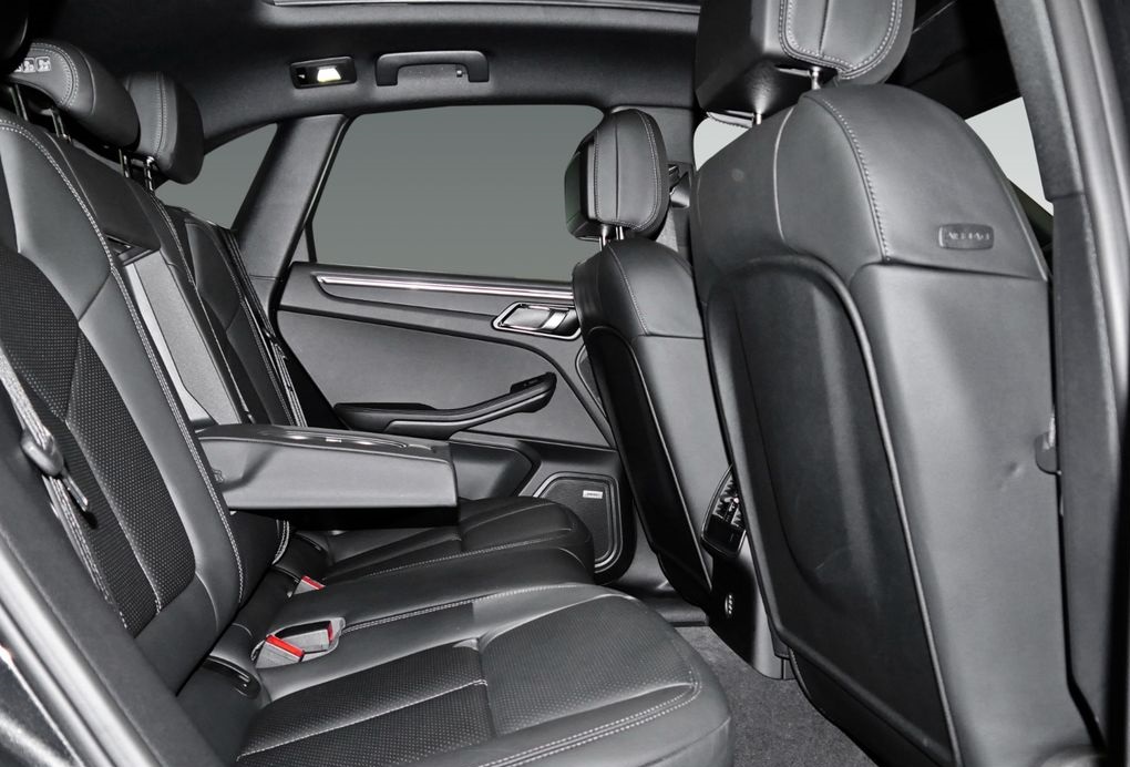 Porsche Macan 245 ch toit pano