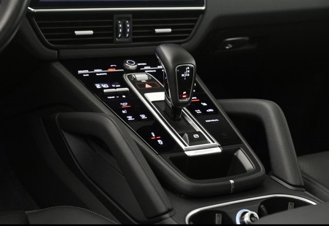Porsche Cayenne E-Hybrid Coupe 462 ch