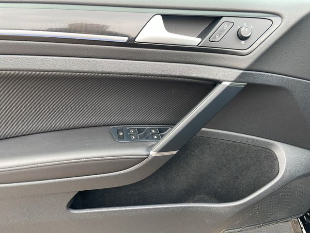 Volkswagen Golf VII R 4Motion DSG ACC